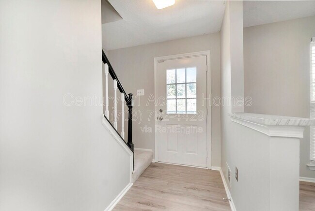 Building Photo - 2881 Burgundy Pl