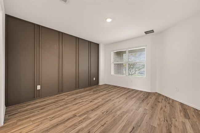 Building Photo - 1307 Vincente Ct