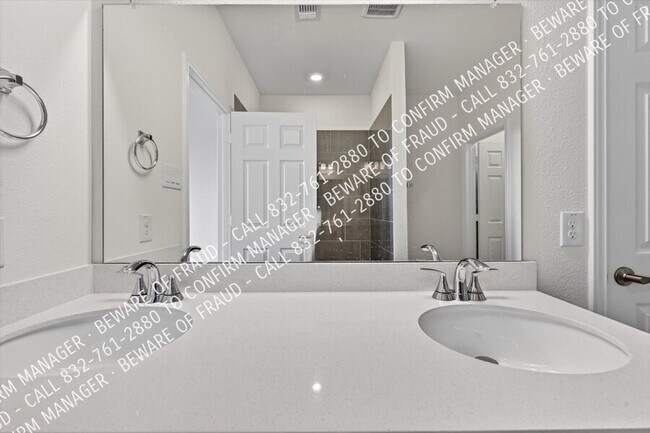 Building Photo - 707 Windhaven Dr