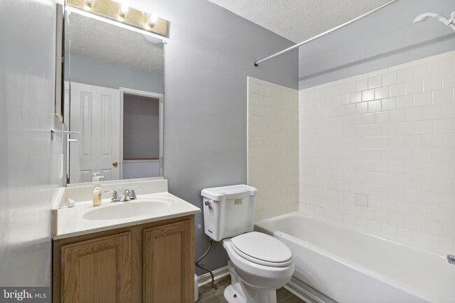 Building Photo - 4255 Star Cir