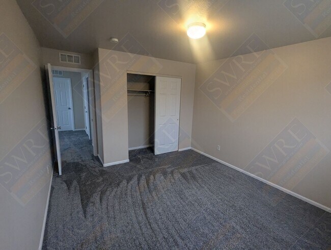 Building Photo - 405 Archers Trail-