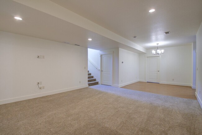 Building Photo - 7401 Turnbull Ct