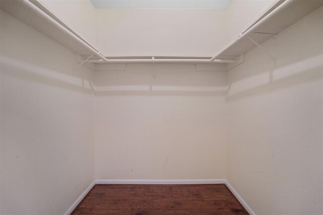 Building Photo - 8416 Seawall Blvd