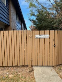 Building Photo - 2497 Country Club Dr