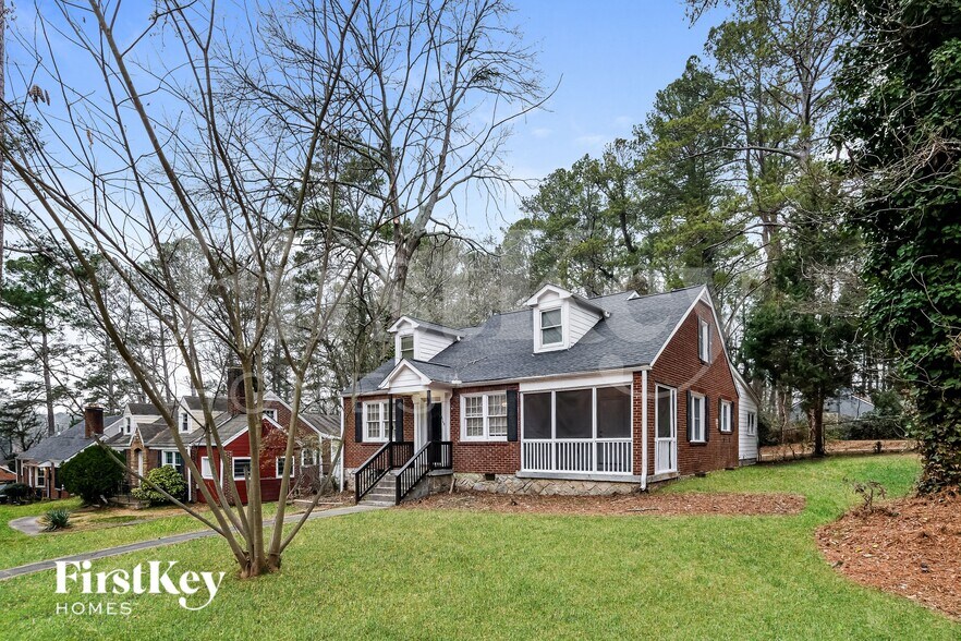 Building Photo - 1749 S Alvarado Terrace SW