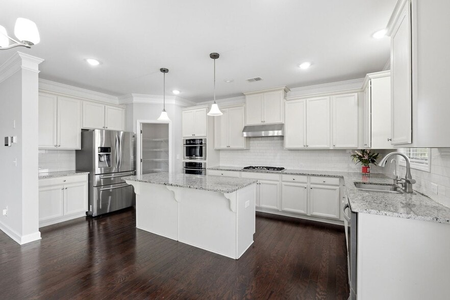 Building Photo - 304 Cochin Dr