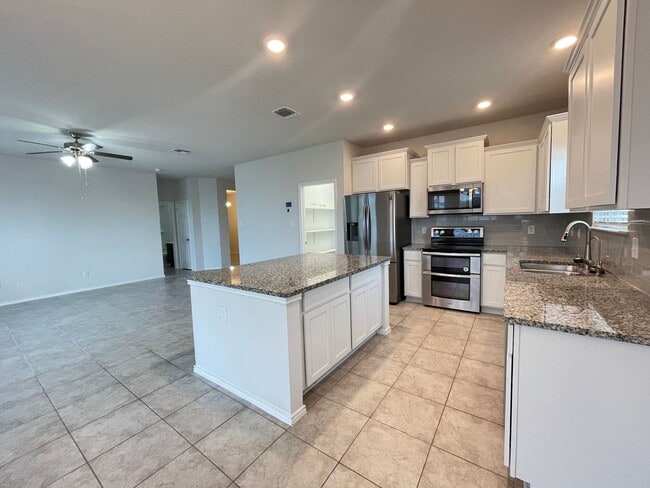 Building Photo - 1816 Cow House Ct