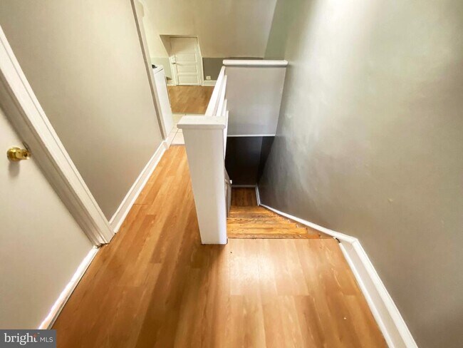 Building Photo - 408 E Roosevelt Blvd