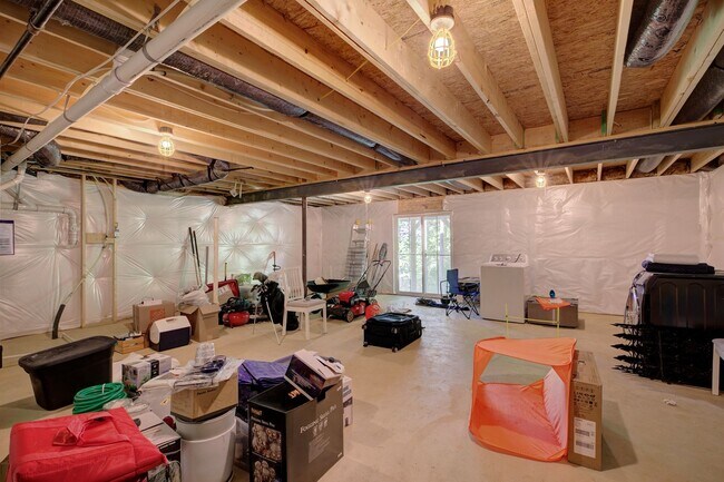 Building Photo - 219 Lorraine Dr