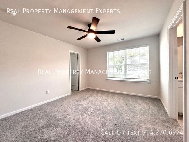 Building Photo - 146 Dogwood Grv Pl