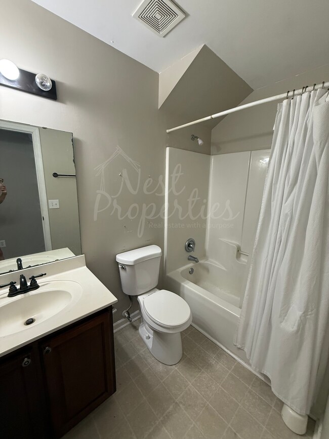 Building Photo - 208 Saints Creek Ln