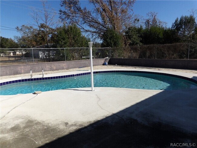 Building Photo - 2804 Madison St W