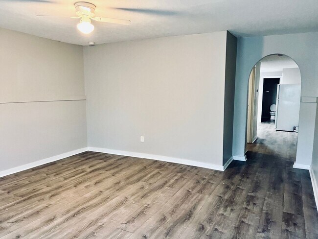 Building Photo - Updated 2 bedroom Portland house- Section ...