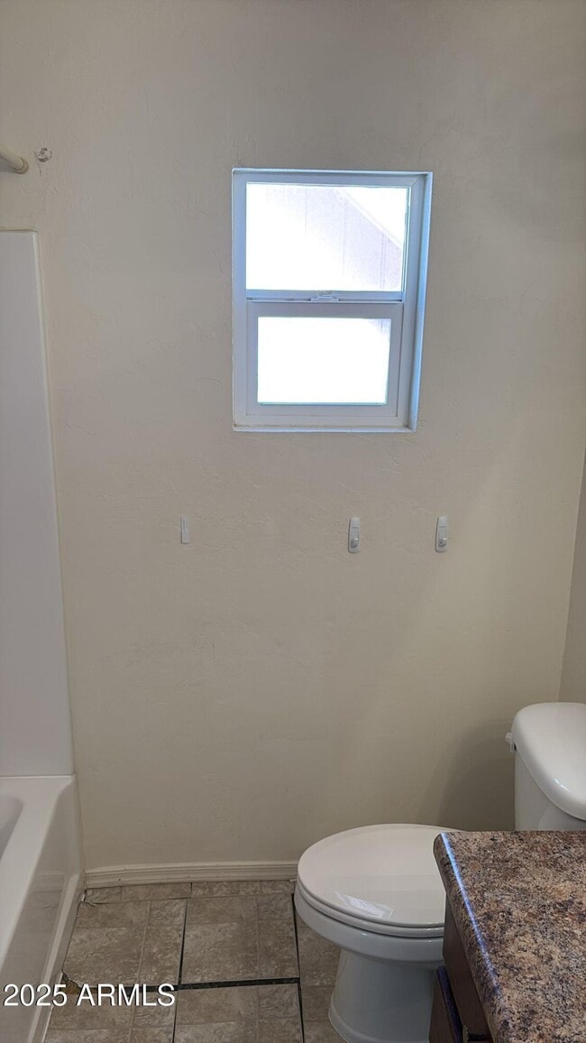 Building Photo - 1057 D Ave