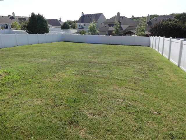 Building Photo - 210 Hilltop Dr