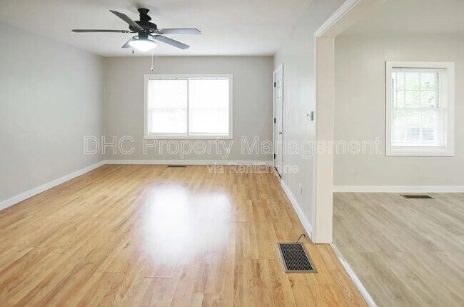 Building Photo - 1237 Campbellton Pl SW