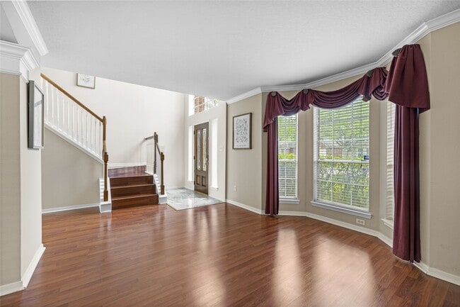 Building Photo - 2018 Waverly Glend Dr