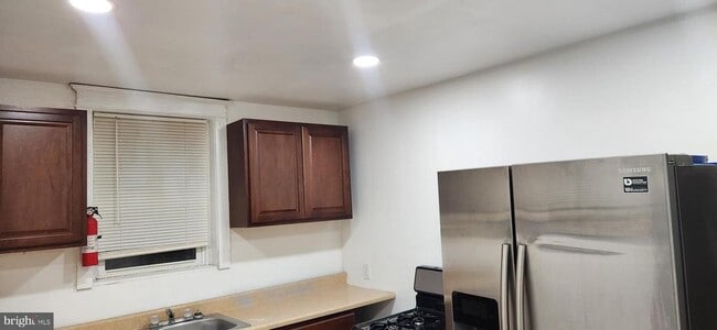 Building Photo - 1299 Sayrs Ave