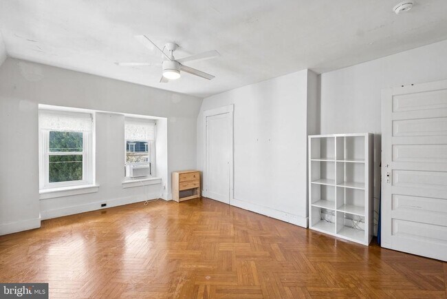 Building Photo - 133 E Gorgas Ln