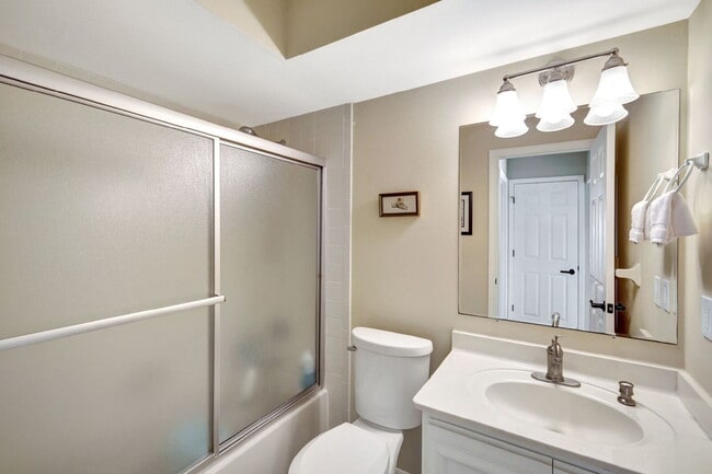 Building Photo - Furnished 2-Bedroom Home in Gulf Harbour Y...