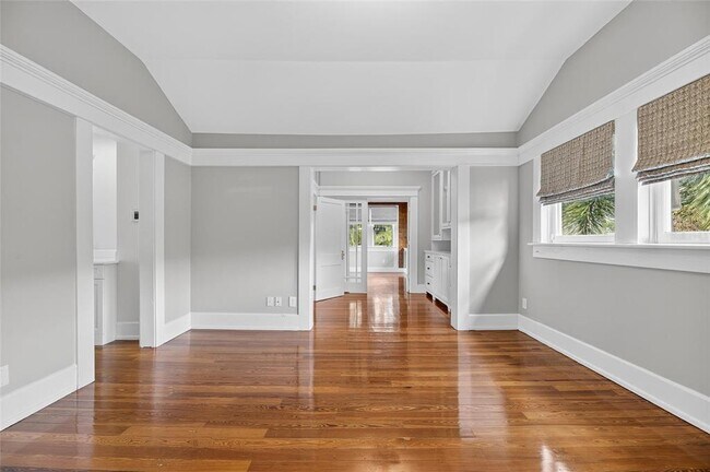 Building Photo - 3003 W Harbor View Ave