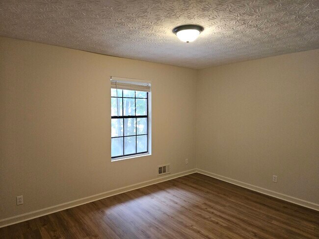 Building Photo - 490 S Jeff Davis Dr