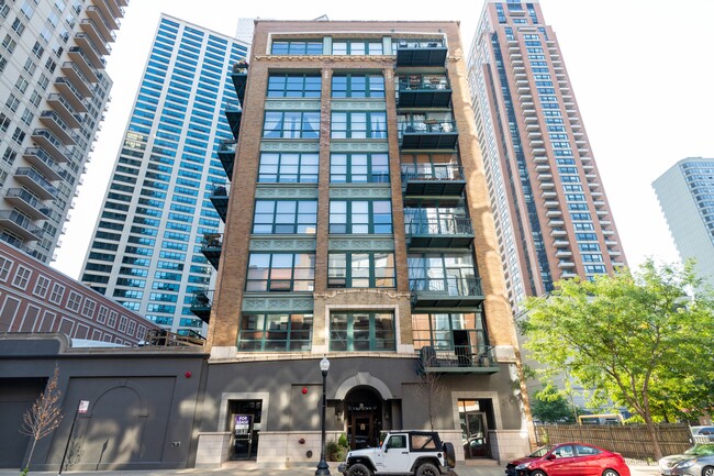 Building Photo - Fantastic Location! Spacious 1bd condo wit...