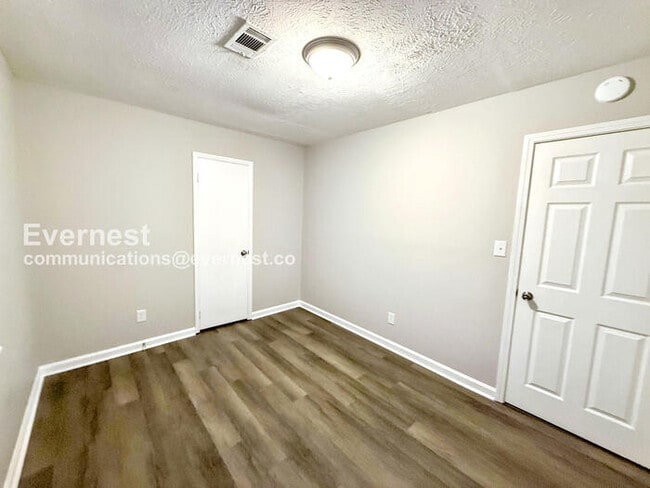 Building Photo - 436 Henry St