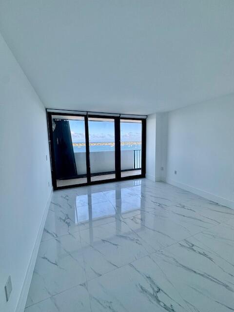 Building Photo - 5600 N Flagler Dr