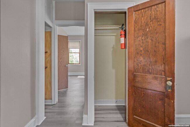 Building Photo - 1016 N Union St