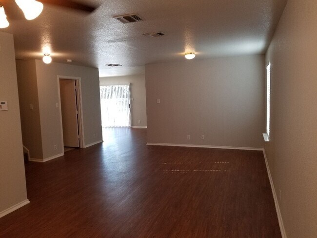 Building Photo - 10627 Shaenpath