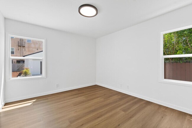 Building Photo - BEAUTIFUL CORNER HOUSE IN THE HEART OF VAL...