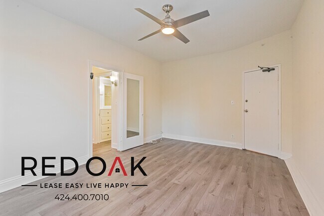 Building Photo - 649 N Rossmore Ave