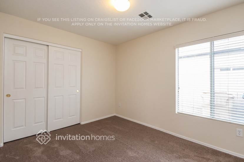 Building Photo - 13432 W Peck Dr