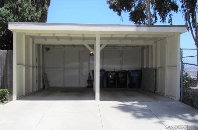 Building Photo - 4735 Lomitas Dr