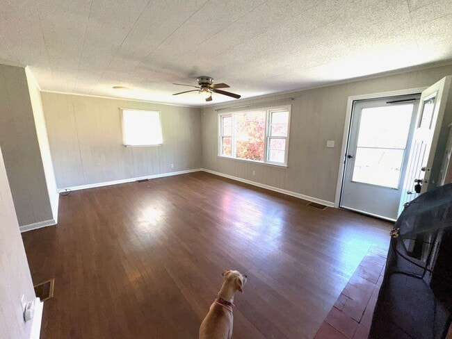 Building Photo - East AVL Spacious Apartment Ready for Occupancy!
