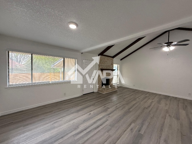 Building Photo - 6735 Stone Lake Dr