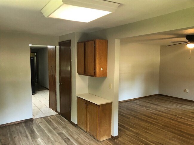 Building Photo - 624 N Wright St