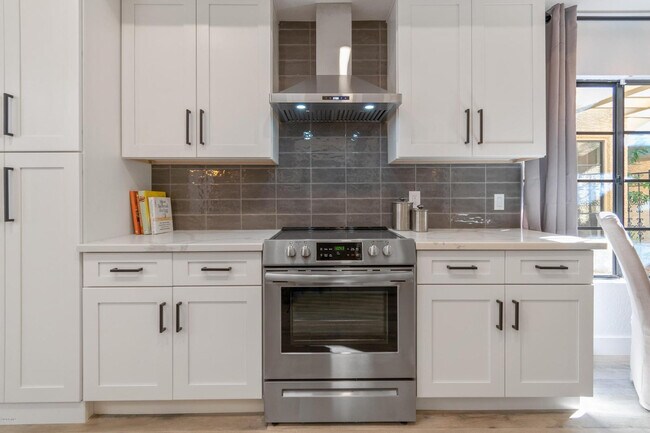 Building Photo - 4830 N 65th St