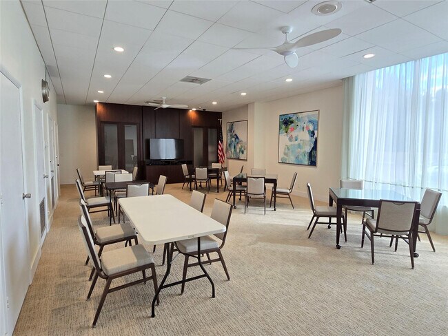 Building Photo - 2000 S Ocean Blvd