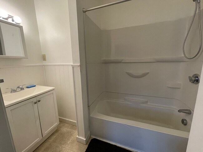 Building Photo - 3 Webster St