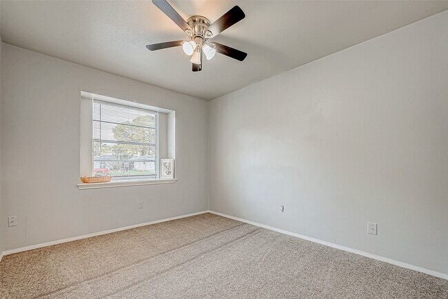 Building Photo - 4731 Casemont Dr