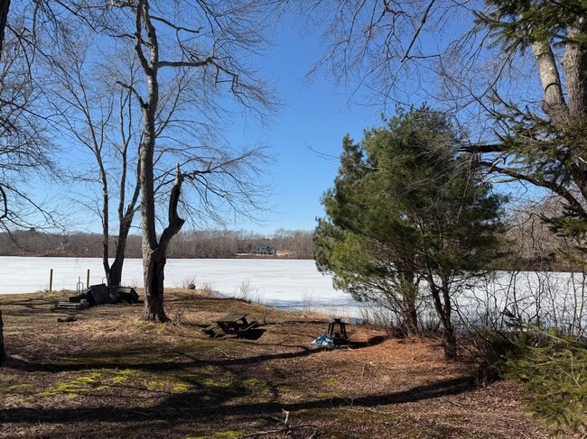 Building Photo - 45 Lakeside Dr