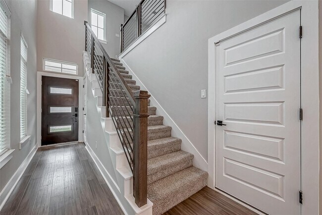 Building Photo - 16531 Oasis Mdw Ln