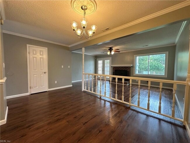 Building Photo - 1347 Battleford Dr