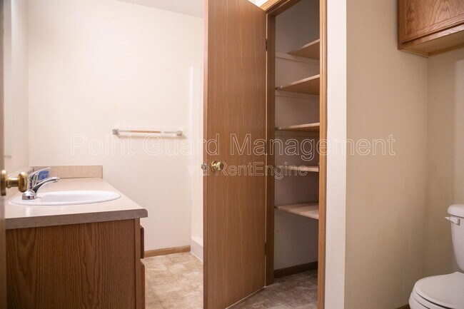 Building Photo - 1005 Ave K Ave