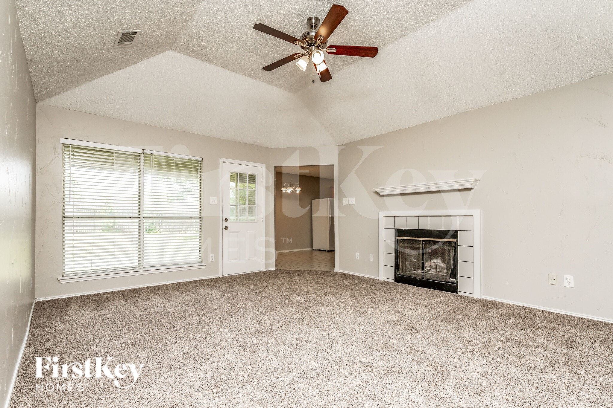 Building Photo - 606 Plainview Dr