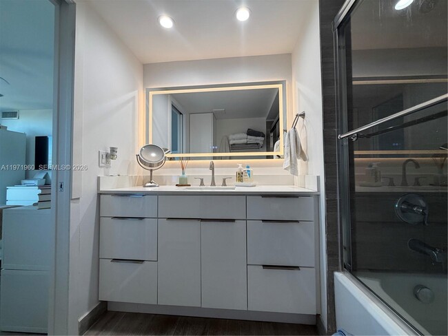 Building Photo - 2715 N Ocean Blvd