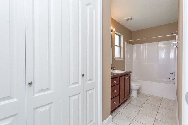 Building Photo - Spacious 4 Bed/3 Bath - Pace Mill Creek