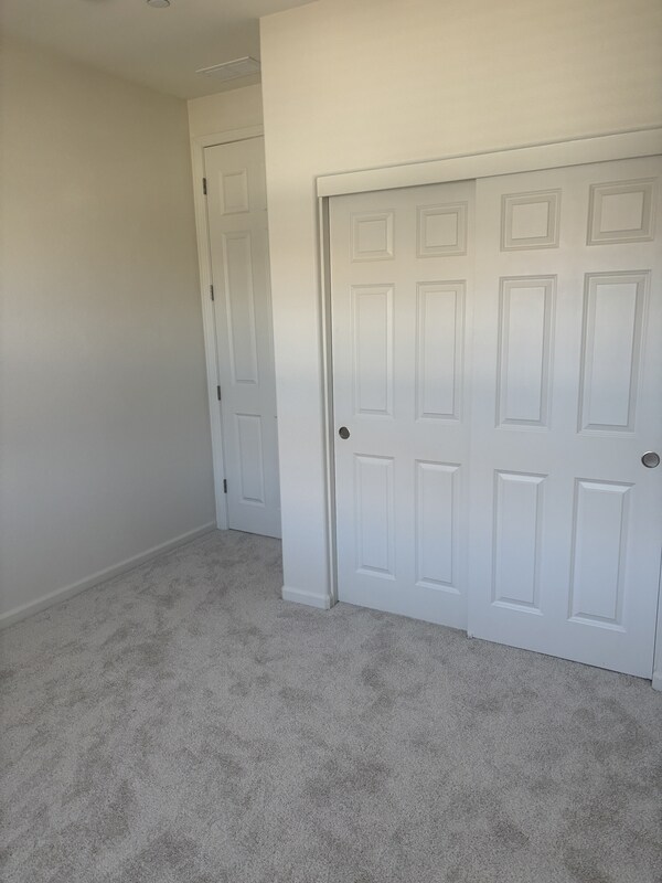 Building Photo - 5558 Kennedy Pl